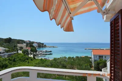 Image de Appartement d'une chambre avec la terrasse et la vue sur le mer Jakisnica, Pag (A-4160-c)