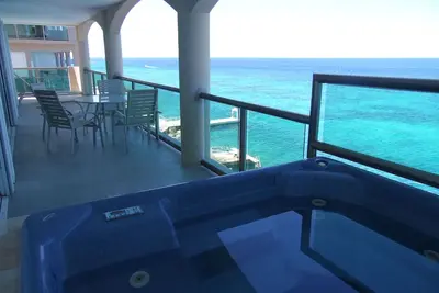 Image de El Cantil Vista Azul - Belle décorée face à la mer - 4 chambres - 6ème étage