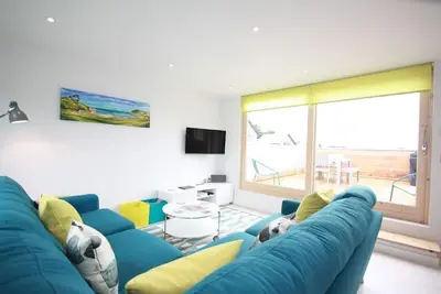 Image de Propriété idyllique avec bain à remous priv��, conçu pour offrir tout le confort de la maison, avec un tarif contemporain