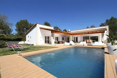 Image de Villa Alba est une villa avec 3 chambres et 3 salles de bains