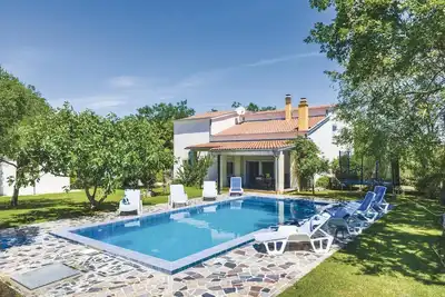 Image de Magnifique maison à Rastane Donje