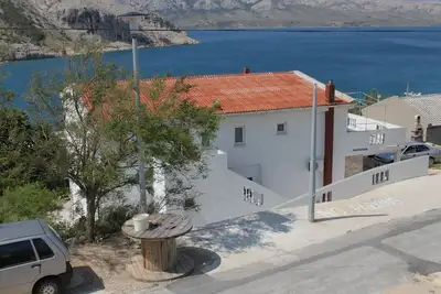 Image de Appartement d'une chambre avec la terrasse et la vue sur le mer Metajna, Pag (A-6336-g)