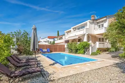 Maison confortable à Punat avec WiFi