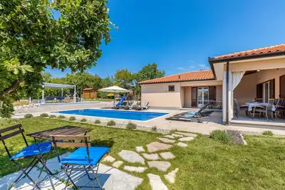 Image de Belle maison à Kunj avec WiFi