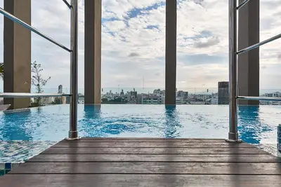 Image de * Loft de luxe, piscine au centre-ville *