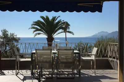 Image de Apparement Grande Terrasse Face Mer, à 200 m du Vieux Port, Plages A Pieds