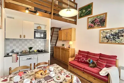 Image de Studio cabine avec mezzanine à 300m du centre et 450m des pistes à Val d'Isère
