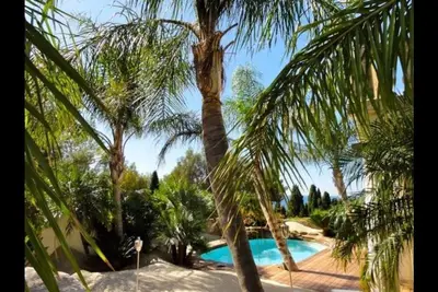 Image de Villa l’Oasis  Font Brun avec piscine chauffée à 2mn de la plage de l’Almanarre.