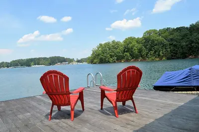 Image de Comfortably Conçu lac Keowee Waterfront, Minutes to Clemson- Dans Seneca