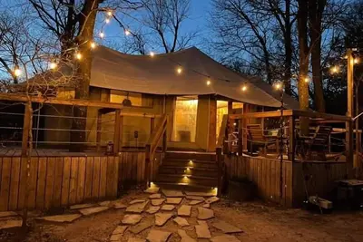 Image de Sundancer-La tente de luxe sur les Brazos! La première expérience NTx Glamping!