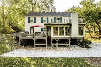 Image de Condos côte à côte - Complexe à louer - La cour arrière est Park & The White River