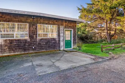 Image de Beachfront Charmer ~ Ocean Front