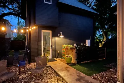 Nouveau, contemporain Guest House à S Austin prêt pour Sxsw! S Lamar, SoCo, Dwntn!