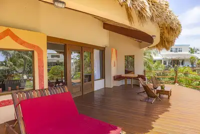 Image de Luxe aux pieds nus avec une vue imprenable sur les Caraïbes