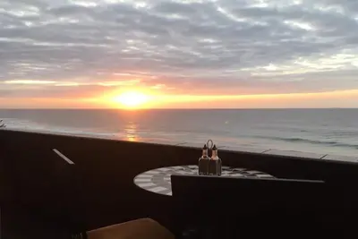 Image de Appartement d'une chambre propre en face de la plage