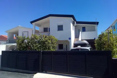 Image de Maison de vacances א Vir avec terrasse