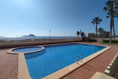Image de Listen to the sound of the med with this brand new fronline property!