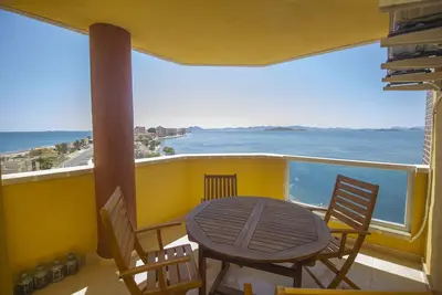 Image de South facing, modern apartment with views to both seas! !