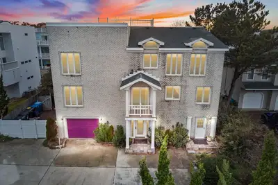 Image de 10Bd / 10Ba Grande maison de plage avec vue sur l'océan, piscine intérieure à Virginia Beach