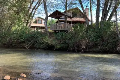 Image de Riverfront - Parfait pour les escapades en famille ou en groupe!