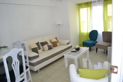 Image de (s2) - Lumineux appartement moderne de 3 chambres pour 6 personnes Centre-ville et plage 10-12 minutes