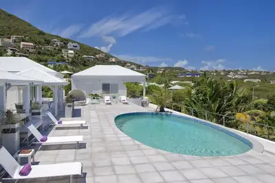 Image de Villa neuve de 7 chambres avec vue sur la mer, Ac et confidentialité totale