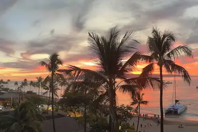 Image de Vue de luxe sur l'océan close up, côté ensoleillé sans vent, très privé, vue sur les couchers de soleil