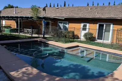 Image de Hilltop PERSONNALISÉ, Vue, Piscine, Spa, Verger À PROXIMITÉ De La DÉGUSTATION De Vin, Ez Freeway, Dog K