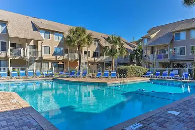 Image de Chic Hilton Head Villa w / balcon-promenade de la plage