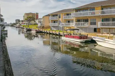 Image de Golf gratuit et activités! Sur le canal - Vues sur le port, Animaux acceptés, Sandpiper 4100