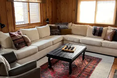 Image de Belle cabine mise Ă jour du lac de 3 chambres - bienvenue au loon lodge!
