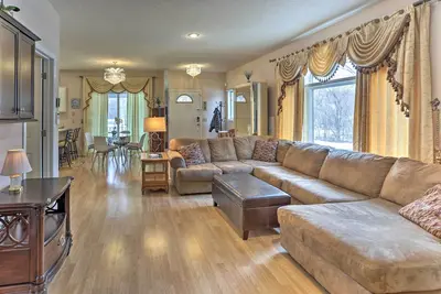 Image de Belle maison 6br près de l'aéroport et du centre commercial d'Amérique!