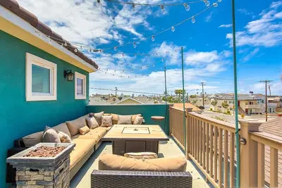 Un endroit incroyable! 1 pâté de maisons de la plage-A / C-Grande terrasse sur le toit avec foyers-Garage Prkg