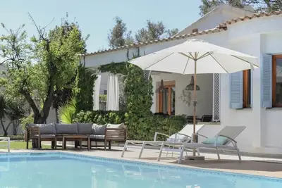 Image de Villa de luxe près de la plage avec piscine chauffée et belle vue sur la montagne