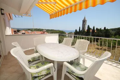 Image de Appartement d'une chambre avec la terrasse et la vue sur le mer Bozava, Dugi otok (A-8100-a)