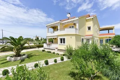 Image de Appartement de deux chambres avec le balcon et la vue sur le mer Ljubac, Zadar (A-6244-c)