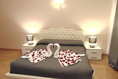 Image de Metro Furio Camillo Super Spacious Apartment-4 Private Rooms -4 Salle De Bain PRIVÉE