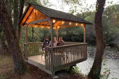 Image de Riverfront Trout Chalet