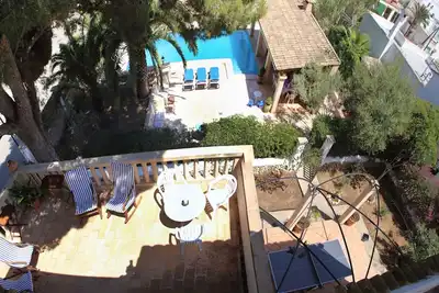 Image de Charmant chalet de style majorquin avec grande piscine privée et barbecue