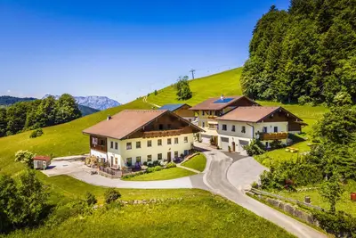 Image de Ferme de montagne biologique pour les familles, les amateurs de sports d'hiver, les amoureux de la nature, près de la ville de Salzbourg