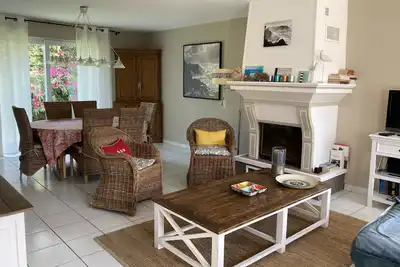 Image de Spacieuse villa super-équipée pour 8 personnes, lumineuse et confortable.