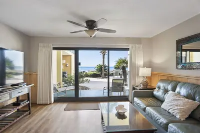 Image de 110 - magnifique et fraîchement rénové avec une vue imprenable sur le golfe! Destin Beach Club