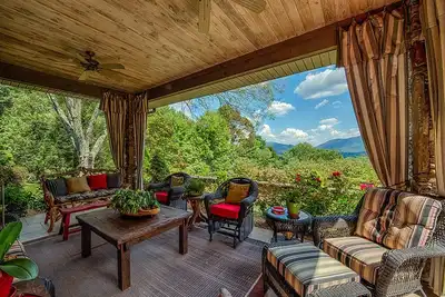 Image de Maison de luxe dans la communauté de Laurel Ridge Country Club