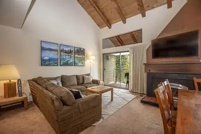 Image de Carnelian Woods # 128: 3 Br / 2 Ba condo / maison de ville à Carnelian Bay, pour 8 personnes