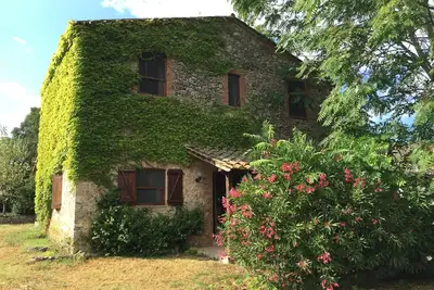 Image de Appartement dans une ferme pour les familles avec piscine