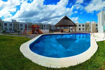 Image de Idéal pour les familles, à proximité des parcs écologiques des attractions mayas, quartier très sécurisé