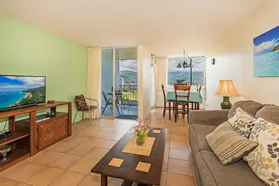 Image de Vues incroyables de ce condo bien aménagé avec maison de canal avec parking gratuit!