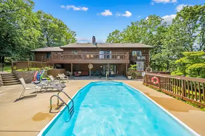 Image de 5 Bdr sur 2 acres avec piscine privée! !