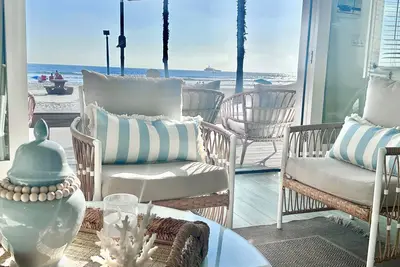 Image de Découvrez le plaisir de vivre au bord de la mer, faites une longue promenade sur la vraie plage de sable