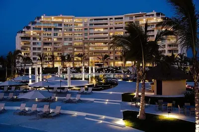 Image de 5 étoiles de luxe face à la plage, 9e étage avec une vue magnifique